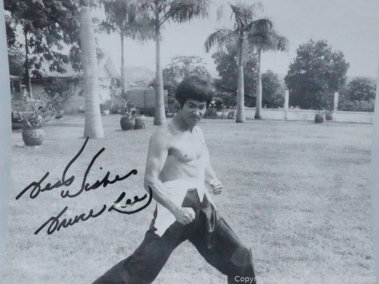 Bruce Lee signed photo to be sold at GWS Auctions