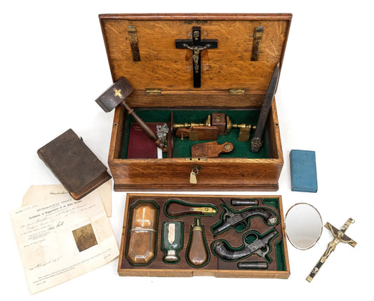 Victorian vampire slaying kit to auction for £2,000 - The Memorabilia Club