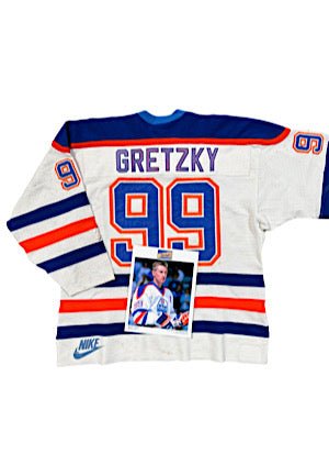 Wayne Gretzky 1988 Stanley Cup jersey auctions for $1,452,000 - The Memorabilia Club