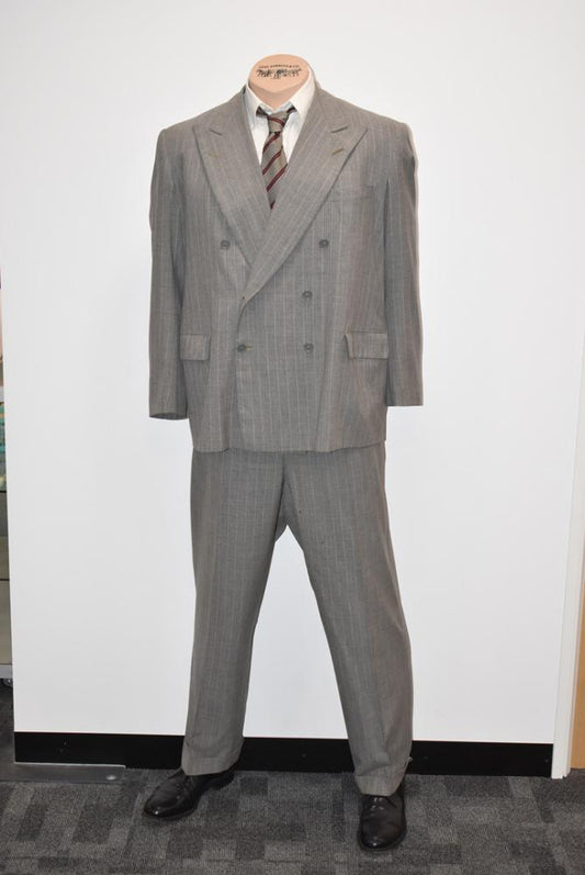 Winston Churchill’s Austin Reed suit sells for £7,440 - The Memorabilia Club