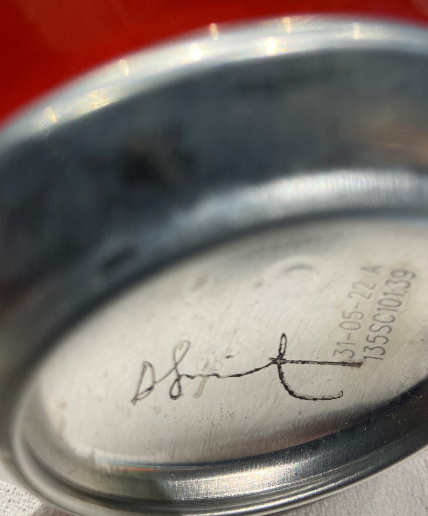 Damien Hirst signierte eine Coca-Cola-Dose aus der Gagosian Gallery