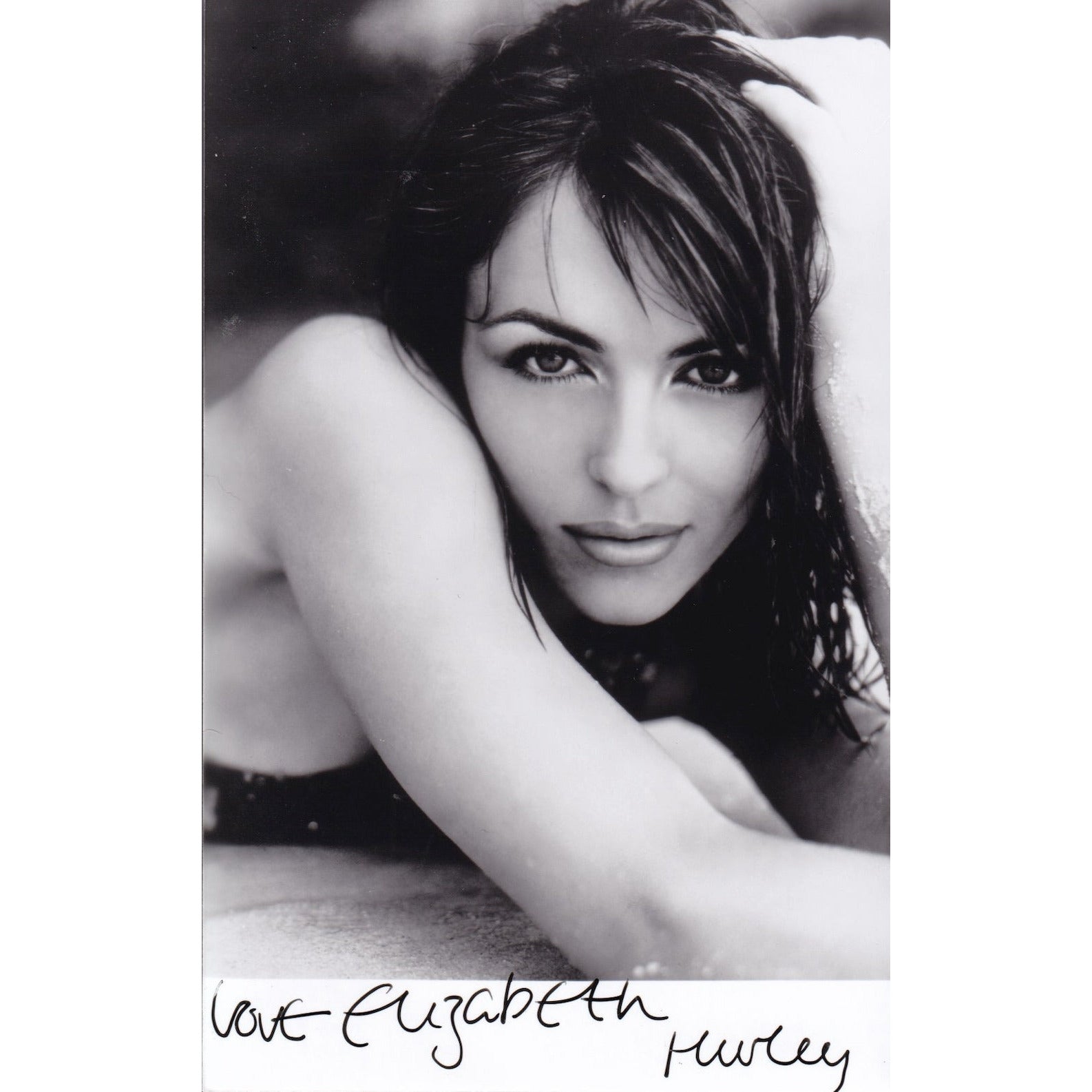 Elizabeth Hurley 6" x 4" signed photograph - The Memorabilia Club