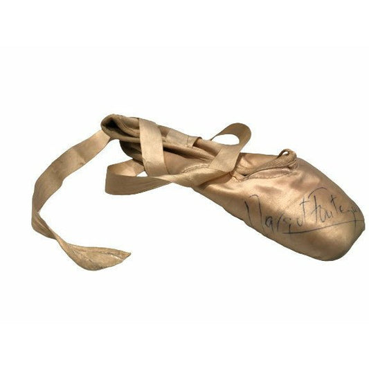 Margot Fonteyn memorabilia autographed ballet shoe - The Memorabilia Club